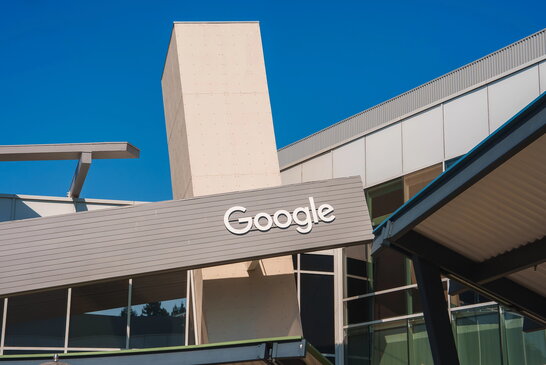 Google звітує про масове видалення YouTube-каналів, пов’язаних із пропагандою Китаю та Росії