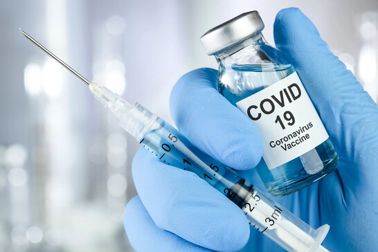 Вакцини проти COVID-19 врятували 2,5 мільйона життів