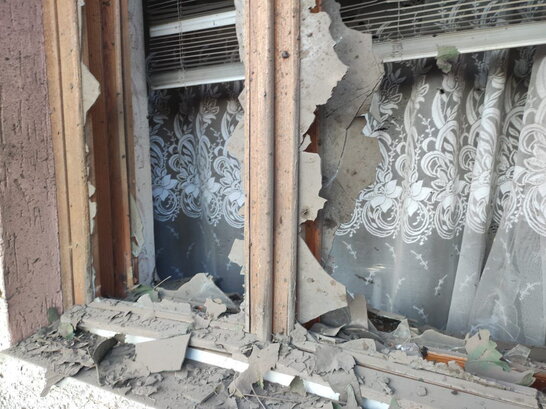 Ворожі атаки на Дніпропетровщині: двоє поранених, зруйновані будинки та магазини