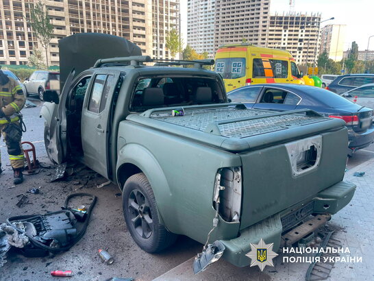 У Києві вибухнула машина, схожа на військову: постраждав власник