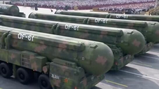 Китай уперше показав новітню міжконтинентальну ракету DF-61 під час військового параду