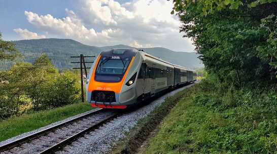 Через обстріли потяги курсують із затримками у трьох областях