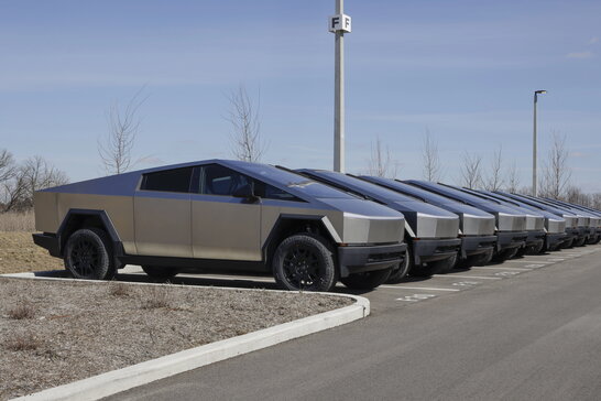 Tesla Cybertruck Cyberbeast протестували в Європі — результати виявилися суперечливими