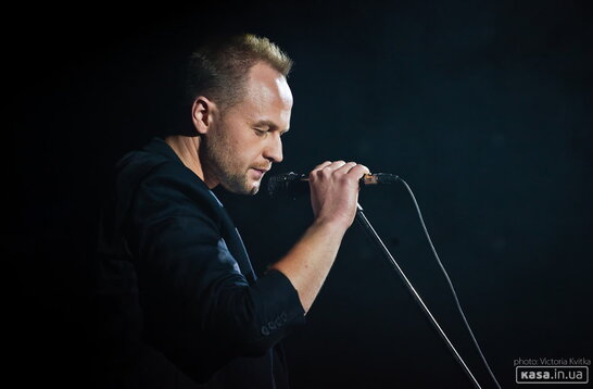 “Вона не знає молитви”: історія кохання у новому кліпі Павла Табакова