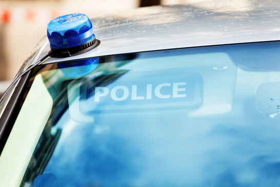 На французькому острові чоловік навмисно наїхав на перехожих: є постраждалі