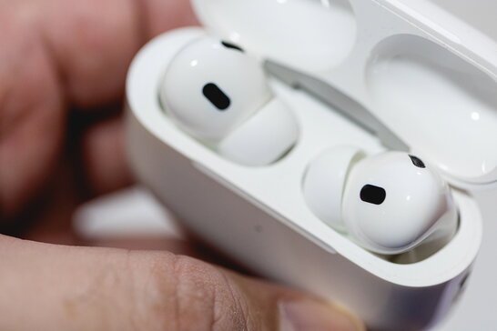 Apple підготувала AirPods до великої мовної функції