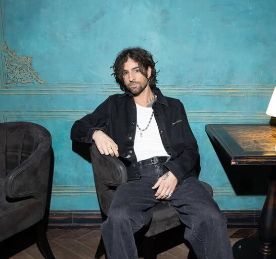 Вуса після бороди: Володимир Дантес змінив образ