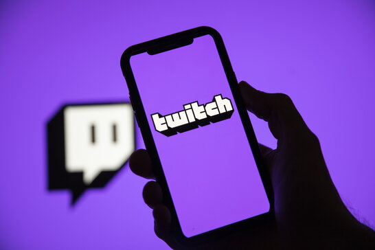 Українська мова на Twitch: де працює і як увімкнути