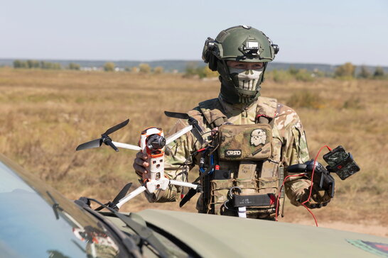 Прикордонники дронами спалили російський танк і гармату на Слобожанщині