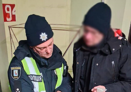 Київський охоронець паркінгу не пустив людей до укриття під час обстрілів — поліція склала протокол