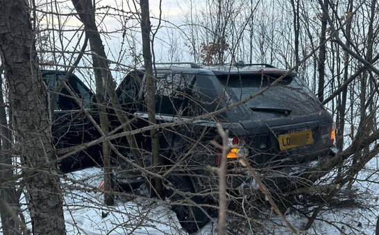 На Буковині водій Range Rover травмував прикордонника під час спроби прориву кордону