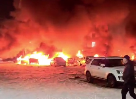 У Адигеї спалахнула пожежа в багатоповерхівці: влада заявляє про атаку БпЛА