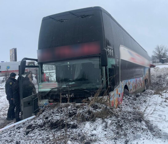 На Львівщині сталася аварія з автобусом: є постраждалі