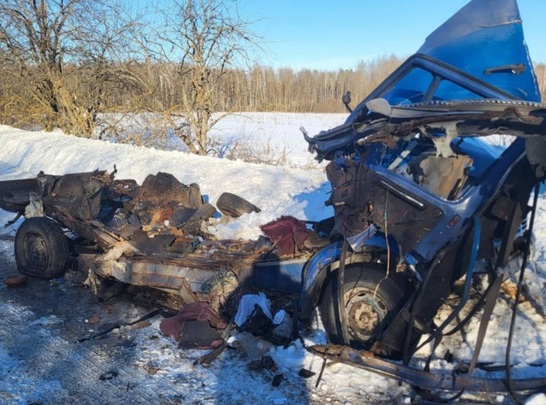 На Сумщині двоє людей загинули через удар дрона по авто