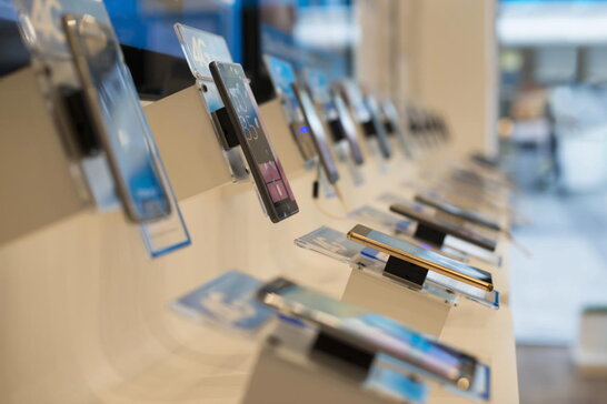 Потужніші та в 1,2 – 2 рази дешевші за iPhone 17 Pro: три альтернативи