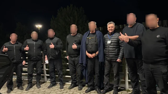 В Україну повернули сімох інкасаторів «Ощадбанку», яких раніше затримали в Угорщині