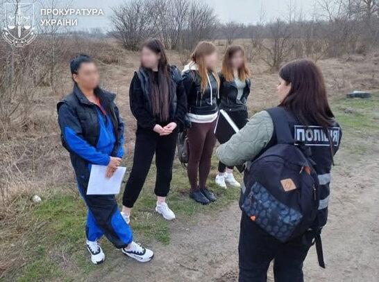 На Чернігівщині затримали жінку за вербування українок для сексуальної експлуатації