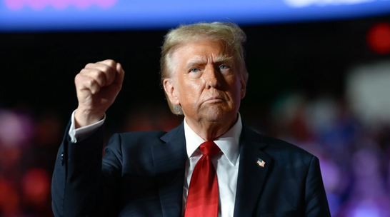 Трамп заявив, що планує "через два-три тижні" закінчити військову кампанію проти Ірану