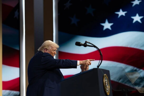 Трамп заявив, що може вивчити іспанську і балотуватися в президенти Венесуели