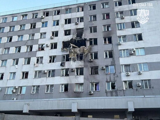 Дрон влучив у багатоповерхівку в Одесі: є загиблий і постраждалі