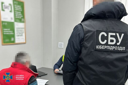 У Житомирі викрили ботоферму: чоловік щомісяця продавав тисячі фейкових акаунтів для рф