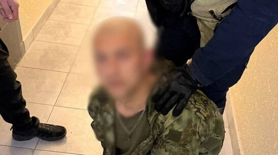 У Києві затримали чоловіка з автоматом біля житлового комплексу