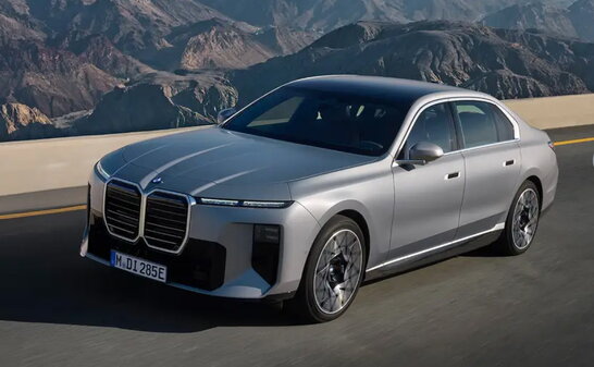 BMW 7 Series 2026: від дизеля до 720 км на електриці, режим «без рук» і опційна броня