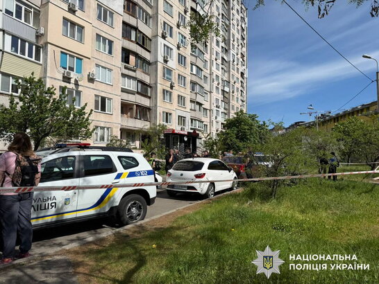 У Києві чоловік загинув після падіння з 11 поверху багатоповерхівки