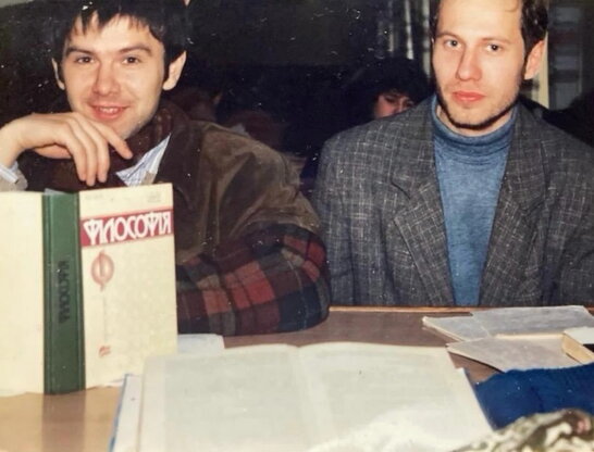 Повернувся у 1996-й: Вакарчук показав себе студентом і розповів, чим живе нині «Покоління тих, кому болить»