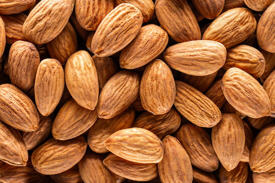 Мигдаль може підтримувати серце та обмін речовин: дієтологиня назвала головні корисні властивості горіха