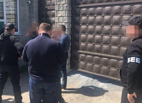 Ексдиректора тютюнового підприємства підозрюють в ухиленні від сплати понад 2,3 млрд грн акцизу