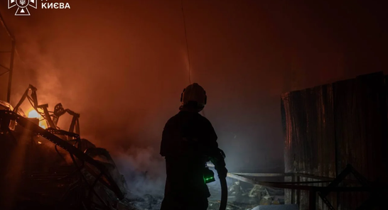 Росія внаслідок нічного обстрілу Київщини вбила дитину, є постраждалі