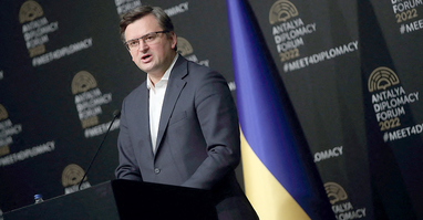Українські посольства отримали 17 листів із залякуваннями дипломатів, - Кулеба