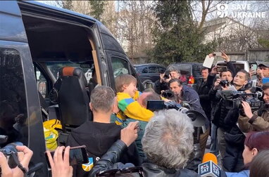 До України повернули 17 дітей, депортованих росіянами (відео)