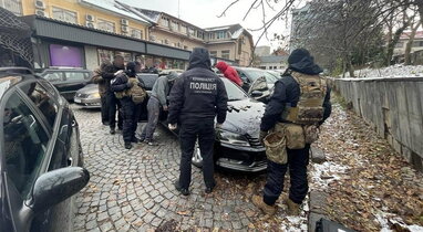 Поліція Закарпаття затримала злочинне угруповання наркоторговців зі щомісячним прибутком у понад 300 тисяч гривень