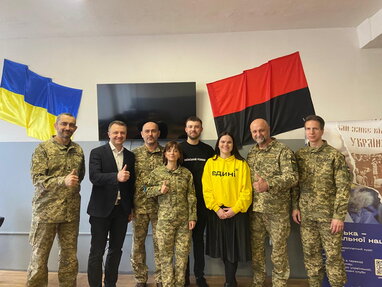 В Україні запустили курси державної мови для військовослужбовців