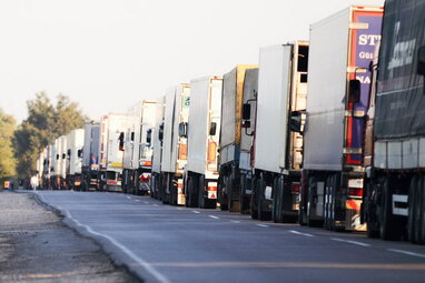 На жодному пункті пропуску з Польщею немає вільного руху вантажівок