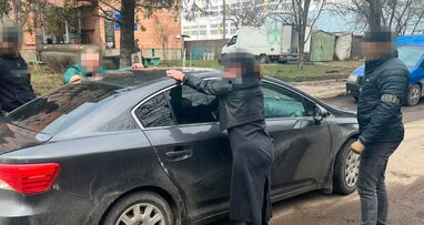 Ввозила в Україну прекурсори під виглядом прального порошку: СБУ затримала рецидивістку