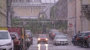 Після незвичної спеки Європу засипає снігом