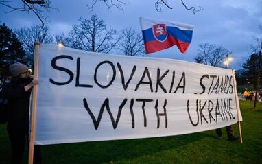 "Не можемо змиритися": словаки збирають гроші на снаряди для України