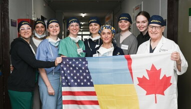 Американські і канадські хірурги прооперували 32 українців із травмами обличчя