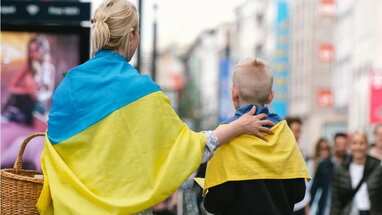 Половина українських біженців готові повернутися з Європи додому