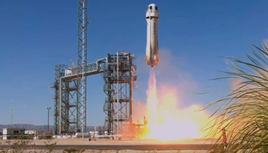 Компанія Blue Origin відправила туристів у космос