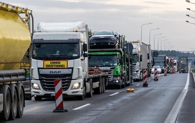 Польські фермери відзавтра блокуватимуть рух вантажівок у пункті пропуску «Гребенне - Рава-Руська»