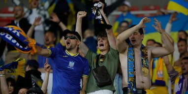 УЄФА планує заборонити російські прапори на матчі Україна - Румунія