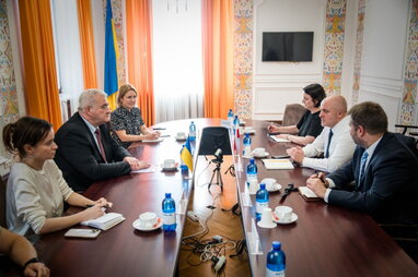 У МЗС обговорили з польською делегацією безпеку, інвестиції та відбудову України