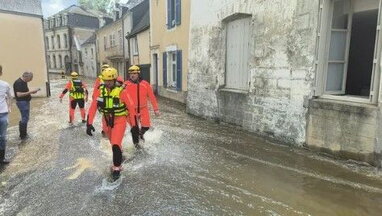 Кілька районів Франції затопило після сильних злив