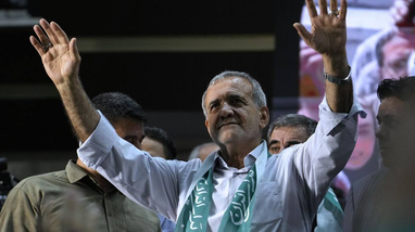 В Ірані на виборах президента переміг реформіст Масуд Пезешкіан