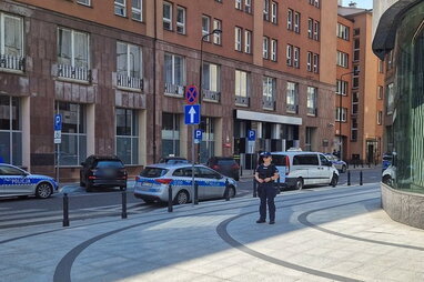 У Польщі евакуювали міністерство через чоловіка, який приніс небезпечні предмети