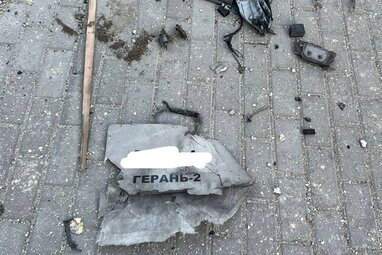 На Київщині уламки дронів пошкодили електродроти й дахи двох приватних будинків